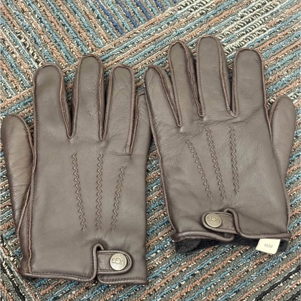 UGG Australia Soft Brown Leather Mens Leather gloves medium fur liner EUC